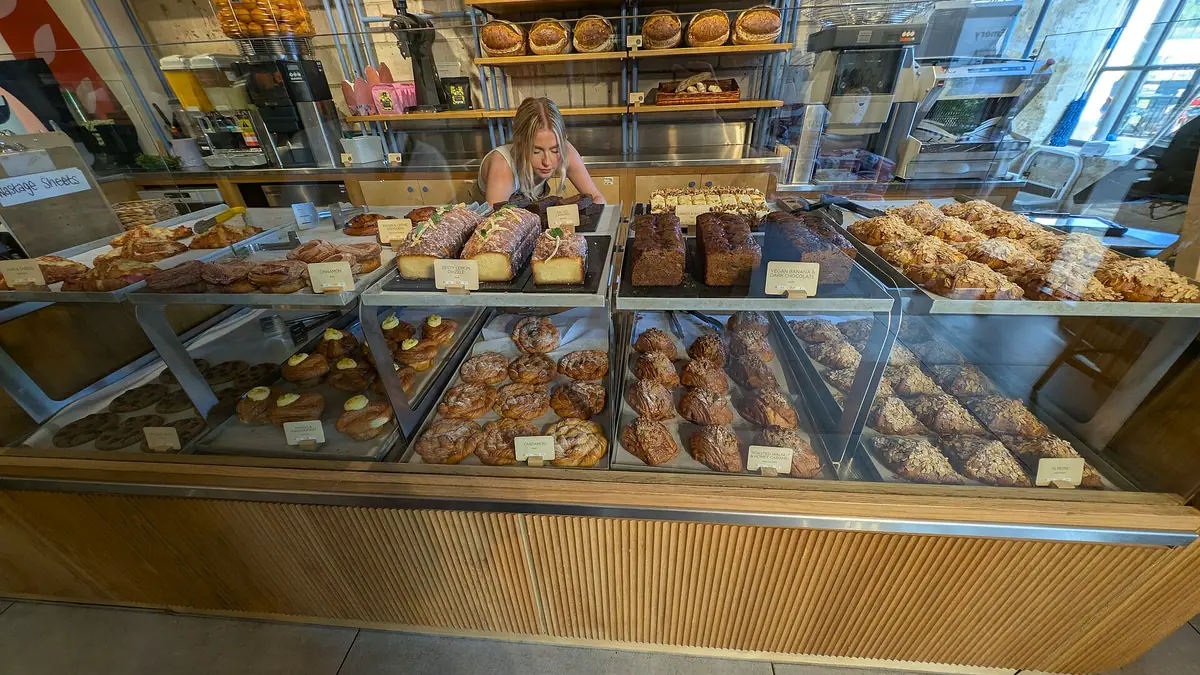 Bakestones Aberdare – bakery in Aberdare town centre